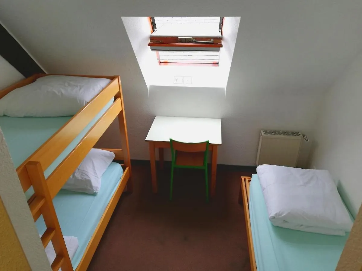 Auberge de Jeunesse HI Pontivy 0*,  France
